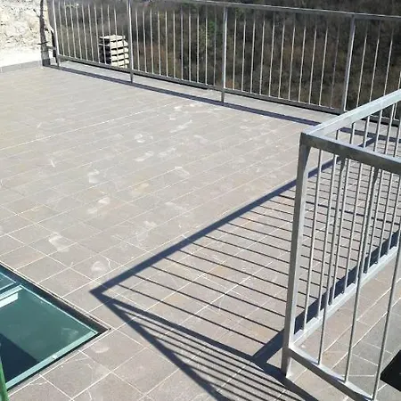 בית נופש 5 Bedrooms House With Terrace At Quaratica